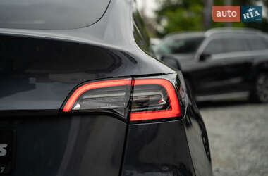 Внедорожник / Кроссовер Tesla Model Y 2021 в 