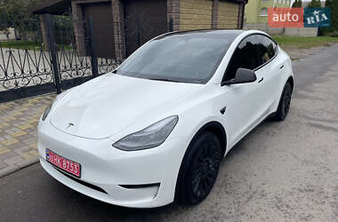 Внедорожник / Кроссовер Tesla Model Y 2023 в 