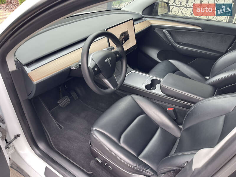 Внедорожник / Кроссовер Tesla Model Y 2023 в Луцке