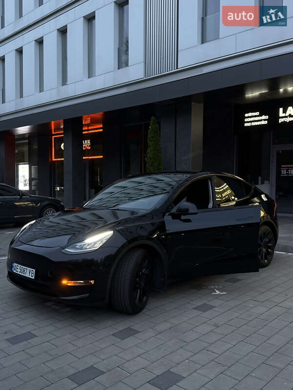 Внедорожник / Кроссовер Tesla Model Y 2021 в Днепре