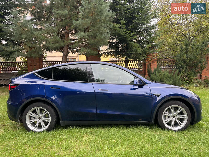 Позашляховик / Кросовер Tesla Model Y 2023 в Львові