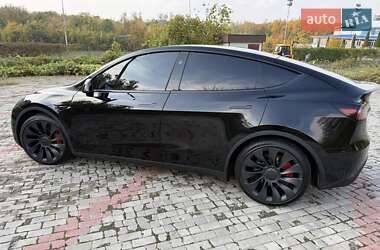Позашляховик / Кросовер Tesla Model Y 2024 в 