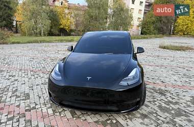 Позашляховик / Кросовер Tesla Model Y 2024 в 