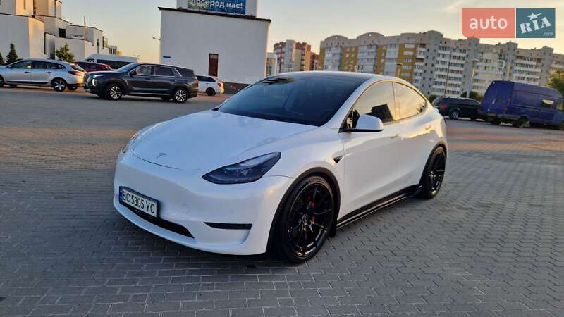 Позашляховик / Кросовер Tesla Model Y 2022 в Львові