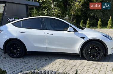 Внедорожник / Кроссовер Tesla Model Y 2021 в 