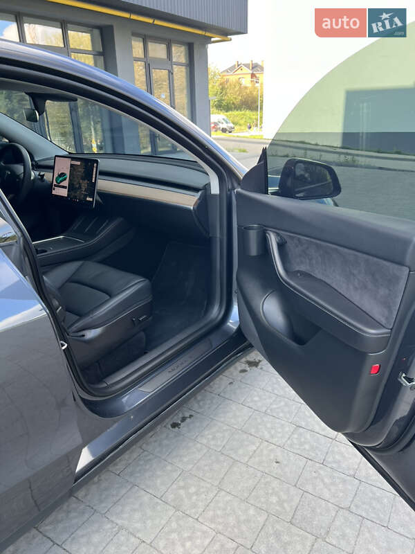 Позашляховик / Кросовер Tesla Model Y 2021 в Львові