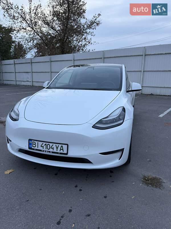 Tesla Model Y 2021