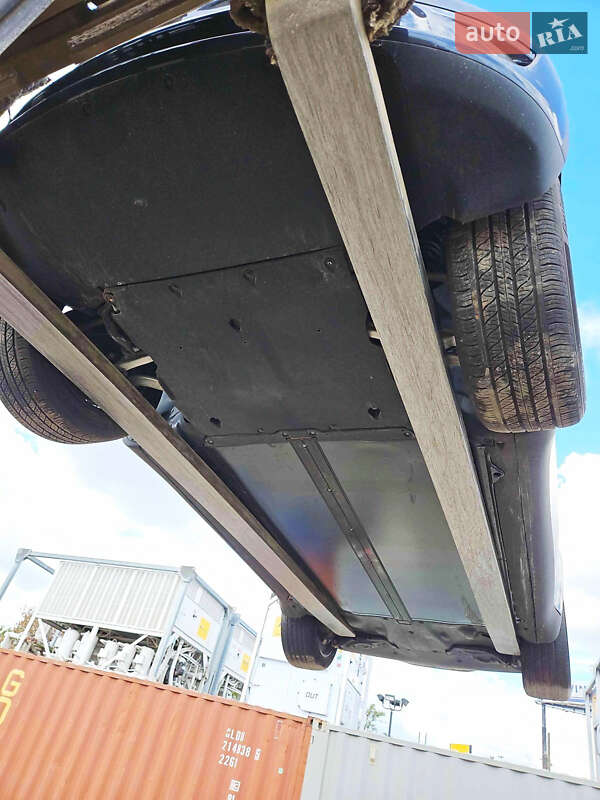 Позашляховик / Кросовер Tesla Model Y 2024 в Хмельницькому фото 21 Позашляховик / Кросовер Tesla Model Y 2024 в Хмельницькому