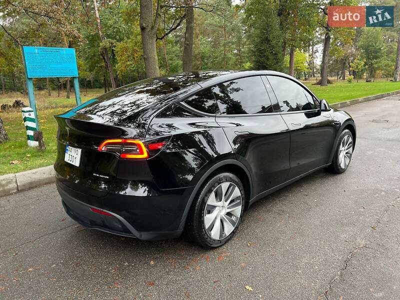 Позашляховик / Кросовер Tesla Model Y 2024 в Києві