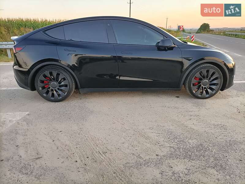 Внедорожник / Кроссовер Tesla Model Y 2022 в Львове