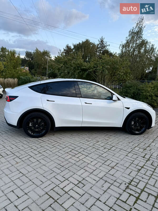 Позашляховик / Кросовер Tesla Model Y 2023 в Львові