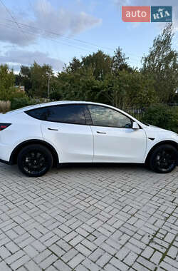 Внедорожник / Кроссовер Tesla Model Y 2023 в 