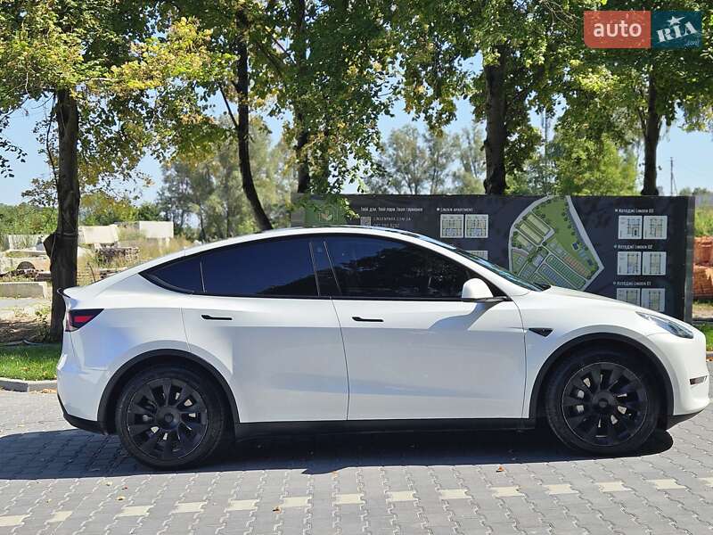 Позашляховик / Кросовер Tesla Model Y 2023 в Тернополі