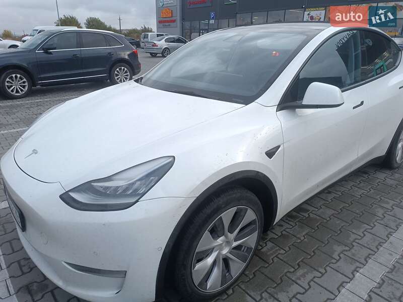 Позашляховик / Кросовер Tesla Model Y 2022 в Львові