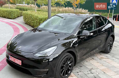 Позашляховик / Кросовер Tesla Model Y 2023 в 