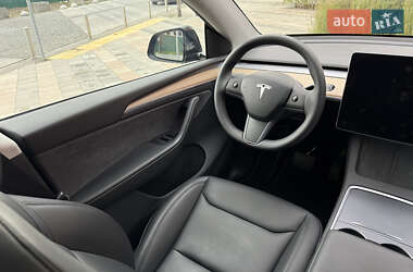 Позашляховик / Кросовер Tesla Model Y 2023 в 