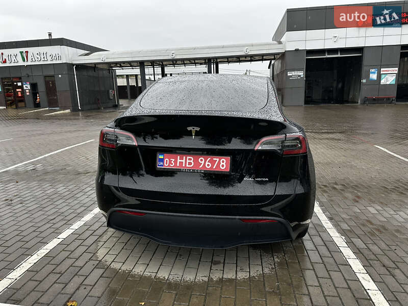 Позашляховик / Кросовер Tesla Model Y 2024 в Рівному