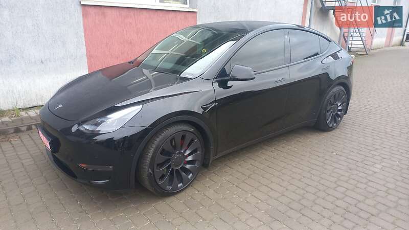 Позашляховик / Кросовер Tesla Model Y 2021 в Львові