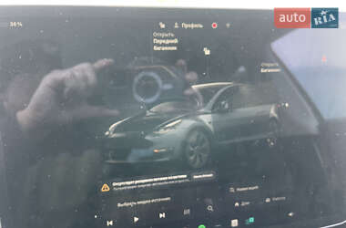 Позашляховик / Кросовер Tesla Model Y 2025 в 
