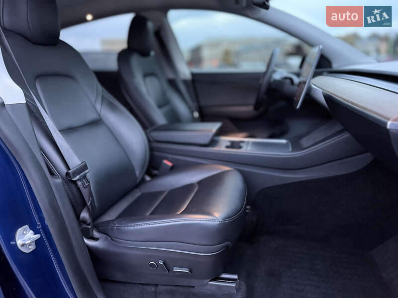 Позашляховик / Кросовер Tesla Model Y 2021 в Харкові