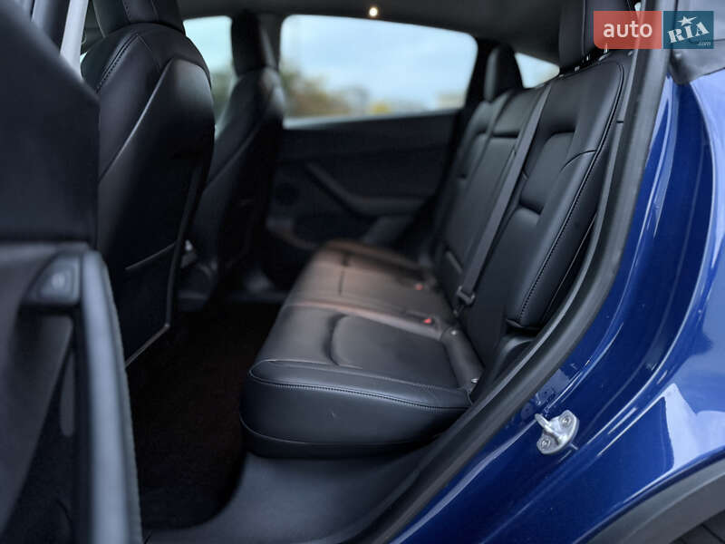 Позашляховик / Кросовер Tesla Model Y 2021 в Харкові