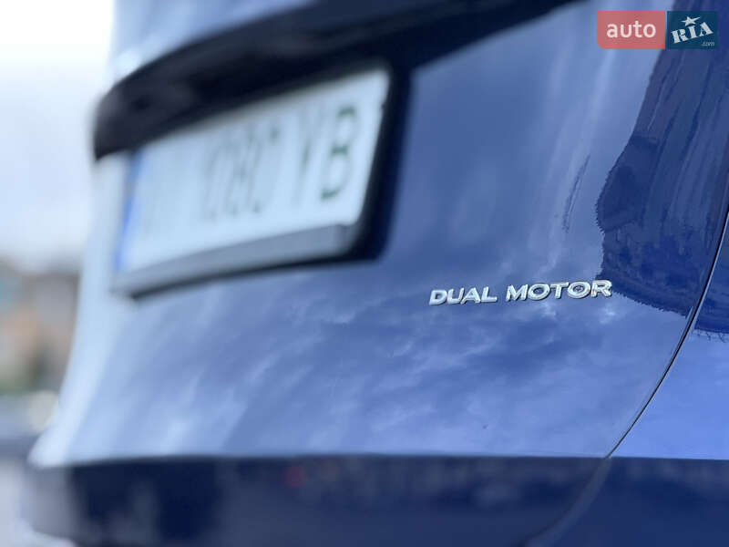 Позашляховик / Кросовер Tesla Model Y 2021 в Харкові