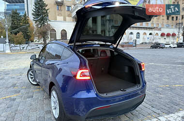 Внедорожник / Кроссовер Tesla Model Y 2021 в 
