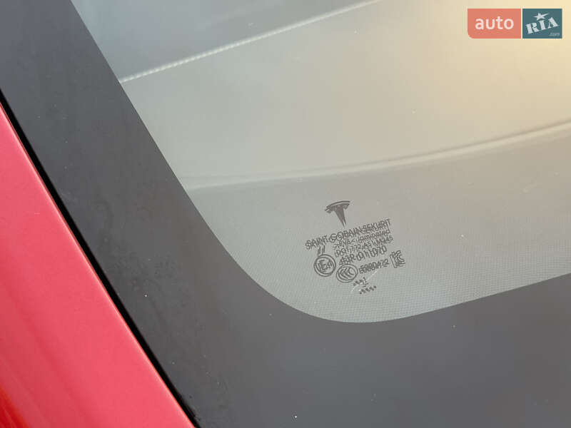 Позашляховик / Кросовер Tesla Model Y 2021 в Києві