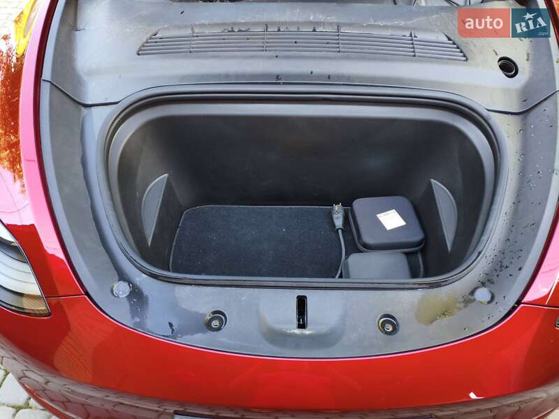 Внедорожник / Кроссовер Tesla Model Y 2024 в Виннице
