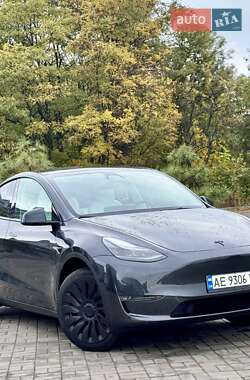 Позашляховик / Кросовер Tesla Model Y 2024 в 