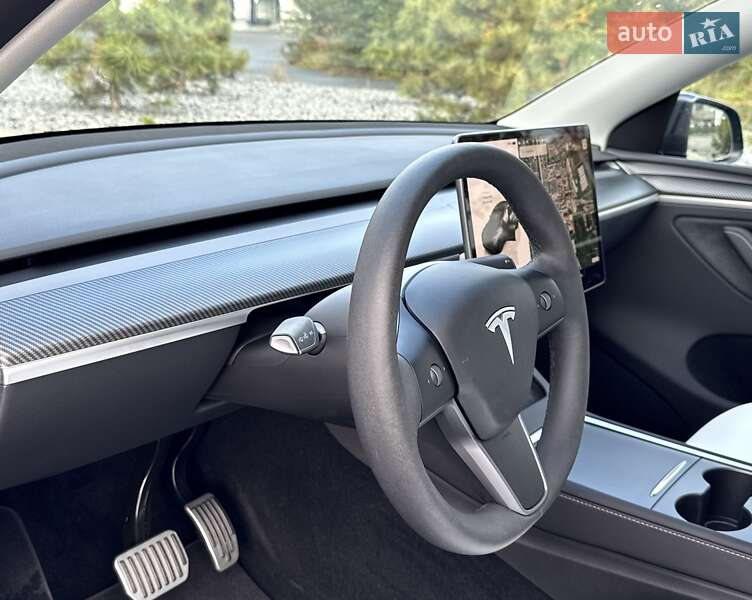 Позашляховик / Кросовер Tesla Model Y 2024 в Дніпрі
