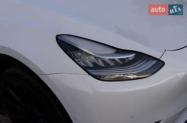 Внедорожник / Кроссовер Tesla Model Y 2021 в 