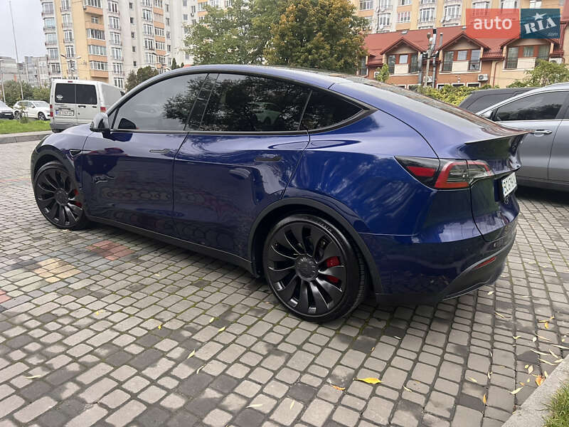 Позашляховик / Кросовер Tesla Model Y 2023 в Львові