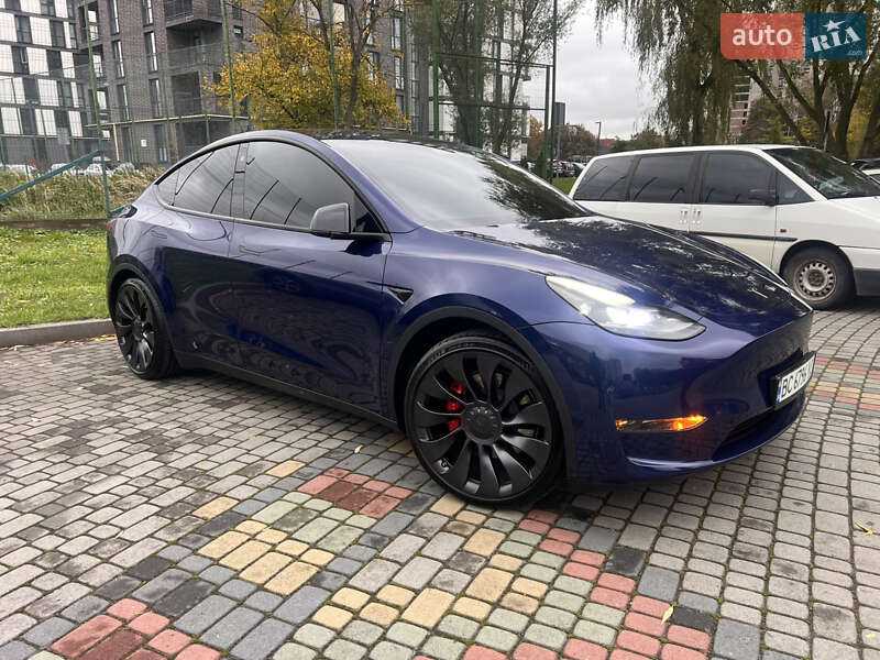Позашляховик / Кросовер Tesla Model Y 2023 в Львові