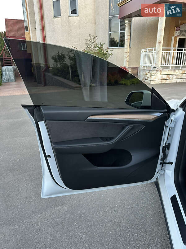 Внедорожник / Кроссовер Tesla Model Y 2023 в Тернополе фото 29 Внедорожник / Кроссовер Tesla Model Y 2023 в Тернополе