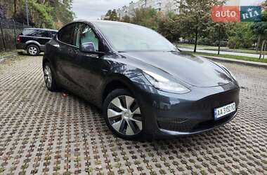 Внедорожник / Кроссовер Tesla Model Y 2024 в 