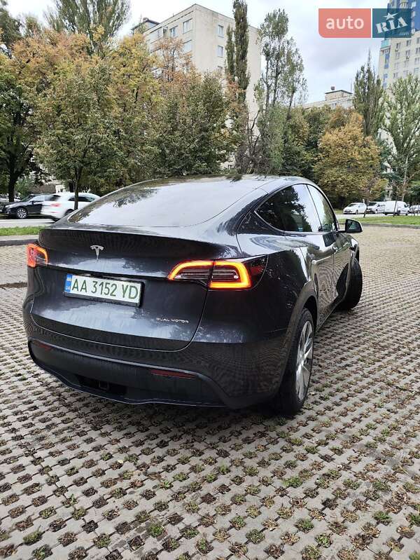 Позашляховик / Кросовер Tesla Model Y 2024 в Києві