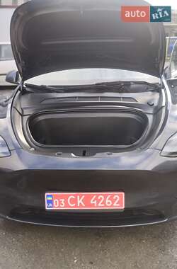 Внедорожник / Кроссовер Tesla Model Y 2024 в Тернополе