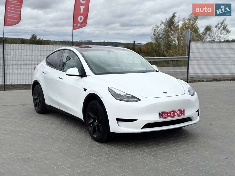 Позашляховик / Кросовер Tesla Model Y 2024 в 