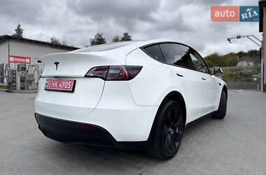 Позашляховик / Кросовер Tesla Model Y 2024 в 