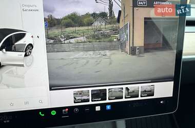 Позашляховик / Кросовер Tesla Model Y 2024 в 