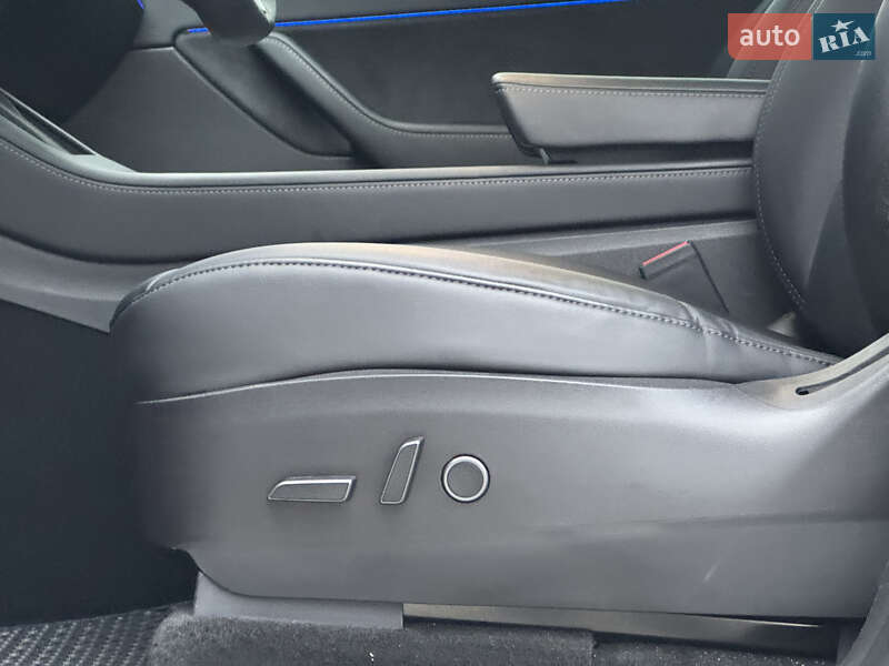 Позашляховик / Кросовер Tesla Model Y 2021 в Києві