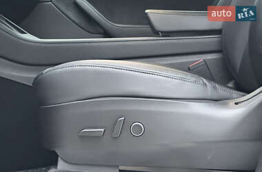 Внедорожник / Кроссовер Tesla Model Y 2021 в 
