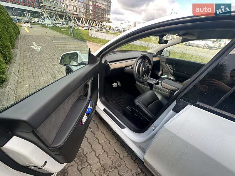 Внедорожник / Кроссовер Tesla Model Y 2022 в Львове