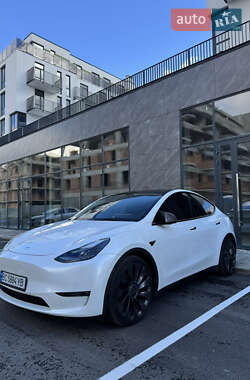 Внедорожник / Кроссовер Tesla Model Y 2021 в 