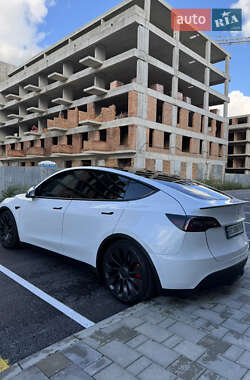 Внедорожник / Кроссовер Tesla Model Y 2021 в 