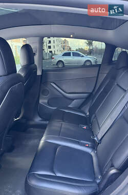 Внедорожник / Кроссовер Tesla Model Y 2021 в 