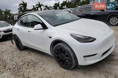 Внедорожник / Кроссовер Tesla Model Y 2024 в 