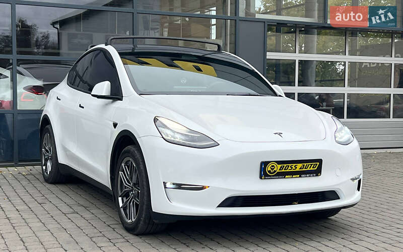 Позашляховик / Кросовер Tesla Model Y 2023 в Івано-Франківську