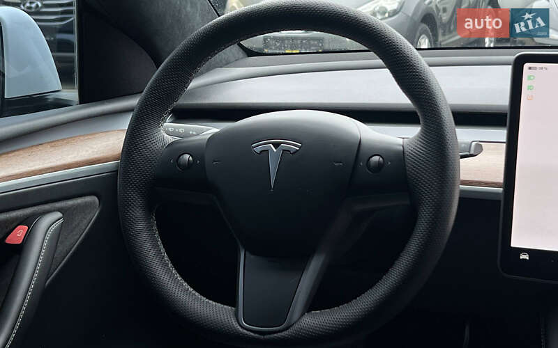 Позашляховик / Кросовер Tesla Model Y 2023 в Івано-Франківську